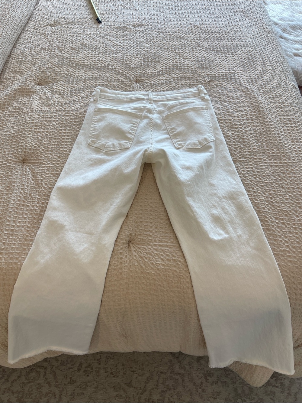 KUT Kelsey Ankle Flare Ecru Size 4 Like New - Picture 10 of 13